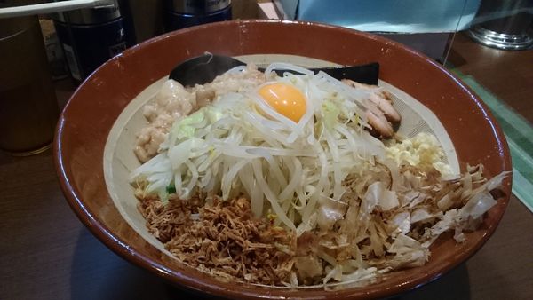 「大・麺増し・汁なし(ヤサイアブラショウガアレ)￥１０８０」@豚山 横浜西口店の写真