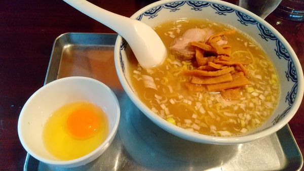 「ラーメン（少なめ）890円」@むらもとの写真