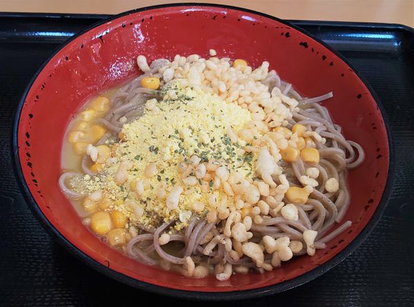 「冷製コーンポタージュそば」@名代 富士そば 三田店の写真