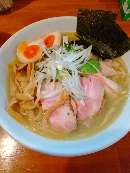 「特製塩ラーメン大盛」@自家製麺ラーメンKの写真