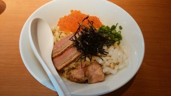 「いくらのせ油そば¥880-」@麺屋 上々の写真