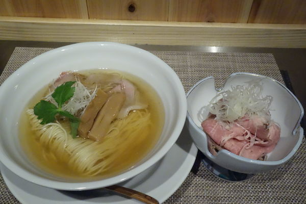 「塩そば（並）+肉増し」@成城青果の写真