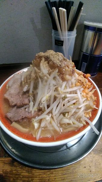 「小ラーメン　ヤサイ　アブラ　からあげ　魚粉」@麺でる 相模原店の写真