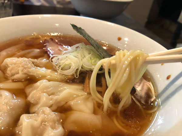 「ワンタン麺　醤油　980円」@支那ソバ 小むろの写真