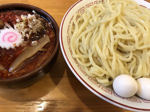 「辛つけ麺大盛 うずら」@泪橋 溝の口店の写真