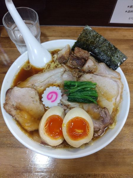 「しょうゆチャーシューメン+味玉 ﾒﾝﾏ抜き」@オランダ軒の写真