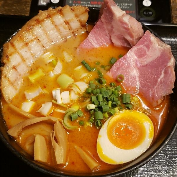 「らーめん ８００円＋低温レアチャーシュー １５０円」@中華そば ことぶきやの写真