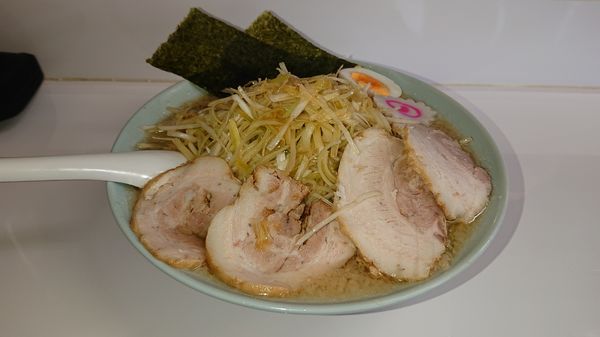 「ネギチャーシューメン 中盛り ネギ増し 油多め」@ラーメンショップ 藤岡店の写真
