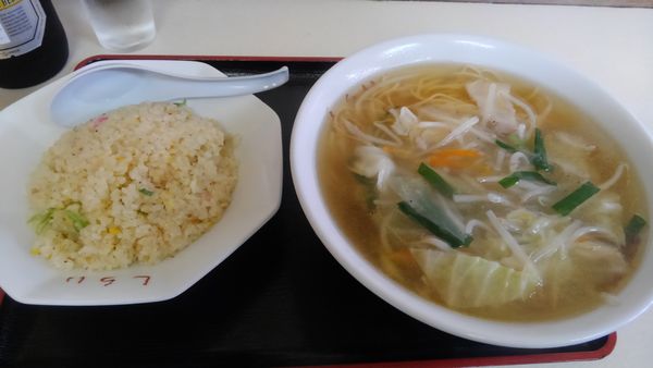 「サンマー麺　炒飯　大瓶　1800円」@しらいの写真