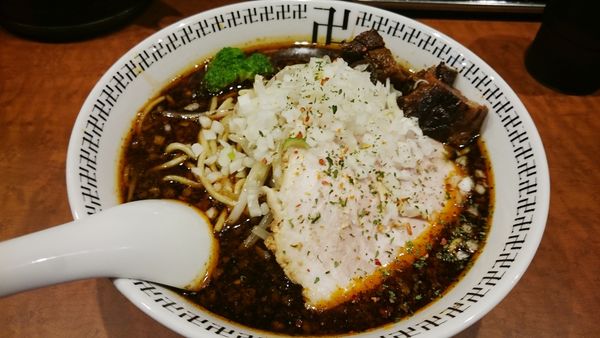 「スパイス・ラー麺（880円）＋肉切れっぱし（100円）」@スパイス・ラー麺 卍力 秋葉原店の写真