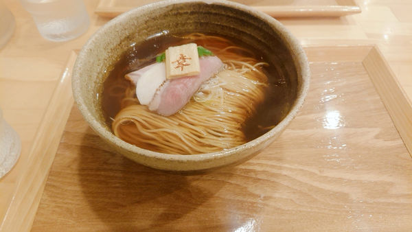 「アゴと貝出汁の醤油そば」@麺家 幸先坂の写真