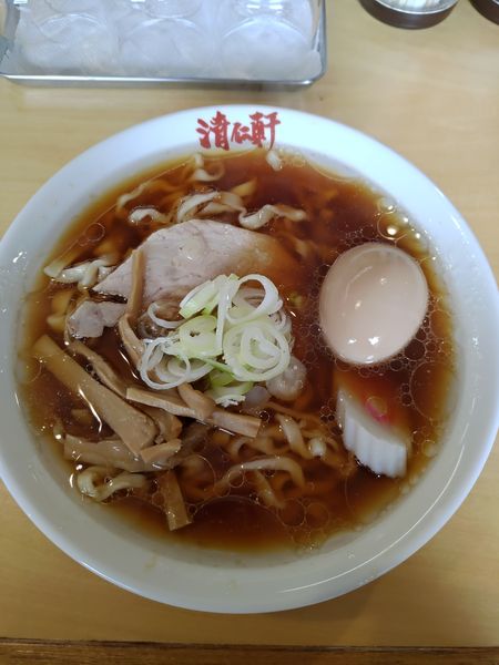「懐かしの醤油ラーメン(味玉)」@手打ちラーメン 清仁軒の写真