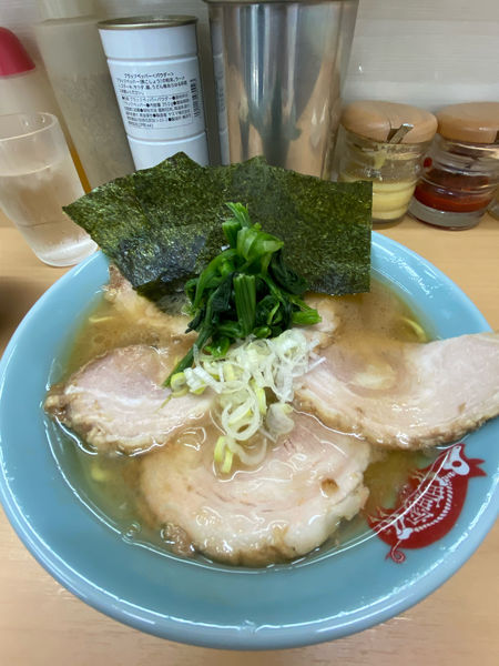 「ラーメン」@横浜ラーメン 町田家 新宿南口店の写真
