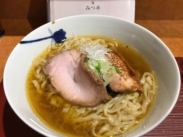 「塩(850円)中太手もみ麺」@麺 みつヰの写真