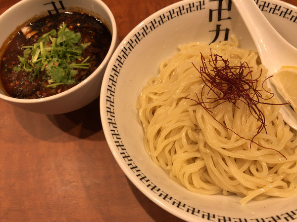 「スパイス冷やしつけ麺(1日限定20食)大盛」@スパイス・ラー麺 卍力 秋葉原店の写真