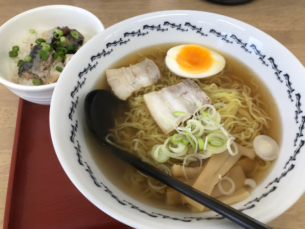 「八戸らーめん さば丼セット　913円」@熊さん麺ショップの写真