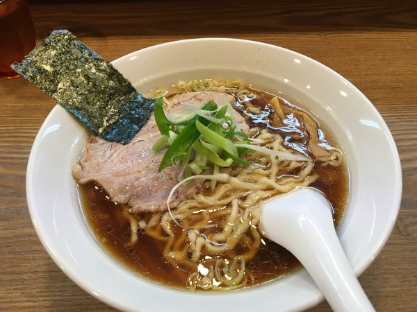 「醤油らぁめん」@らぁめん山と樹の写真
