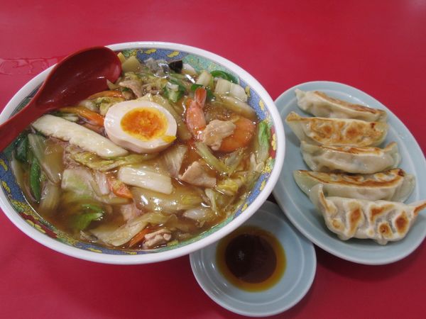 「うま煮らーめん(880円)+餃子415円」@手打らーめん 珍来軒の写真