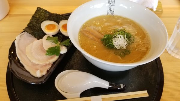 「濃厚中華そば　特製盛り」@中華そば 朧月夜の写真