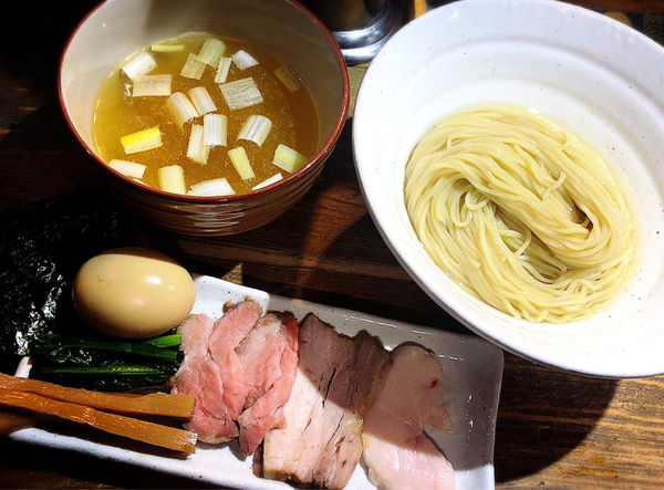 「昆布水つけ麺(全部のせ.塩)」@ラーメン屋ジョンの写真