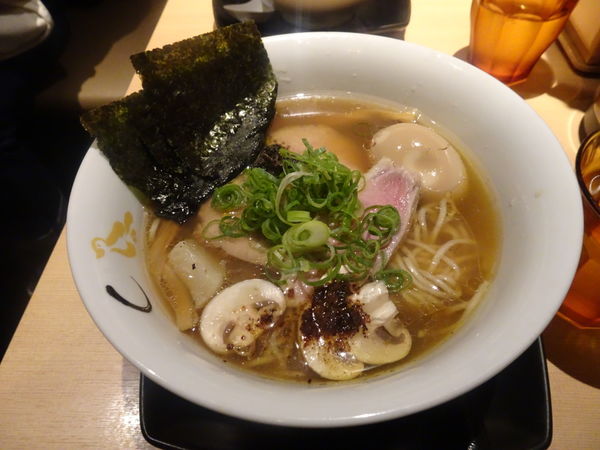 「焼のり味玉そば（醤油)  1100円」@SOBAHOUSE 金色不如帰 新宿御苑本店の写真