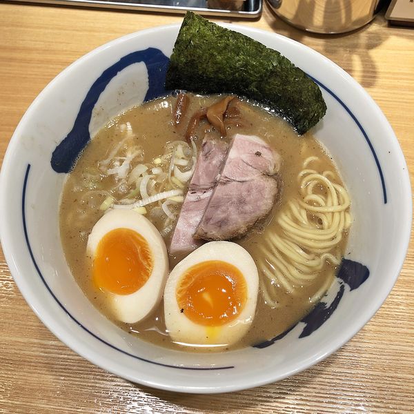 「濃厚らーめん ￥800＋味玉」@つじ田 Otemachi One店の写真