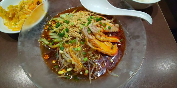 「冷やしよだれ鶏まぜそば」@陳家私菜 新宿店の写真