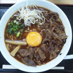 肉•たまご入りラーメン