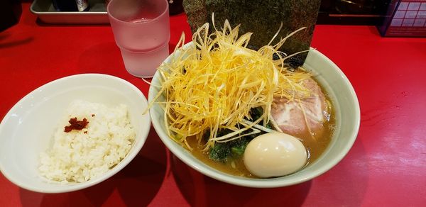 「味玉ネギラーメン　ライス(無料)」@横浜家系ラーメン 志田家 蒲田店の写真