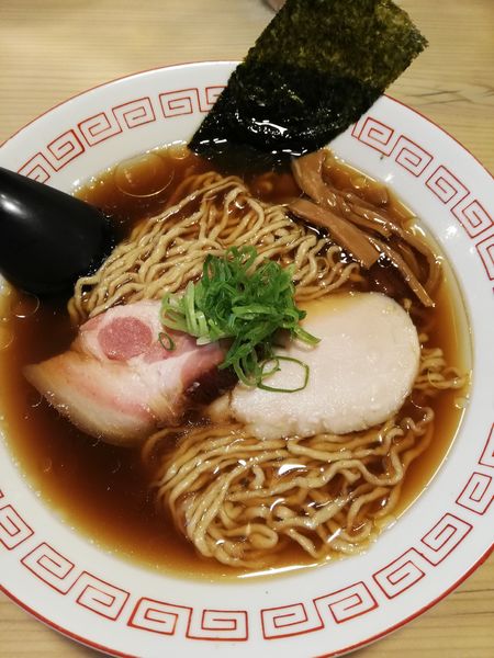 「醤油らぁ麺」@中華そば 向日葵 -beyond-の写真