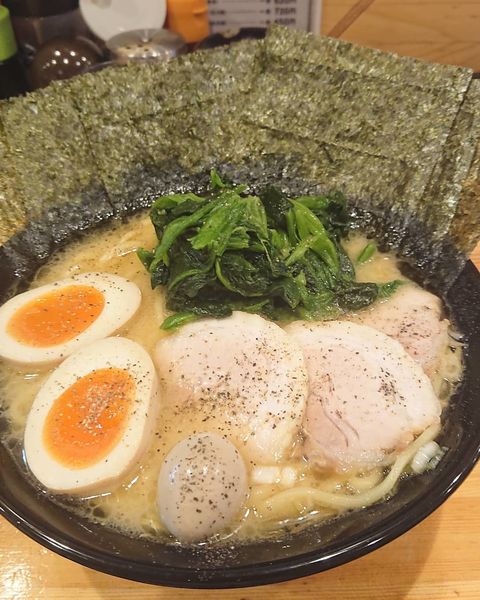 「MAXラーメン」@らーめんダイニング満月 鶴ヶ峰店の写真