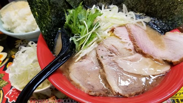「あご塩チャーシューメン　大盛　ネギ、海苔トッピング」@吉祥寺 武蔵家 松本店の写真