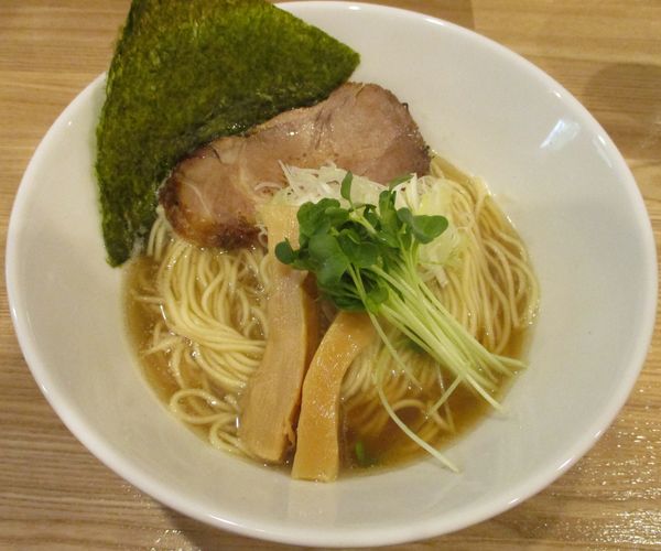 「煮干しそば　750円」@麺屋 琥珀の写真