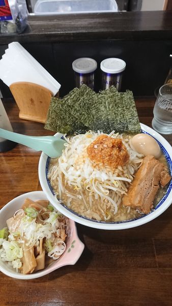 「豚太麺大盛麺固め」@豚男爵の写真