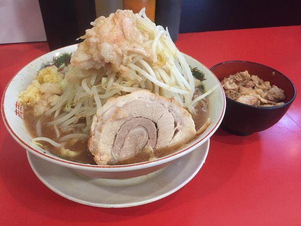 「ラーメン（小）＋ほぐし豚」@鷹の目 獨協大学前本店の写真