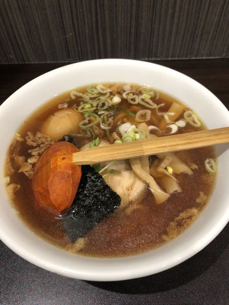 「らーめん750円➕味玉100円」@手打ちらーめん 満月の写真