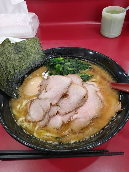 「チャーシューメン味玉 固め濃いめ多め」@杉田家 千葉祐光店の写真
