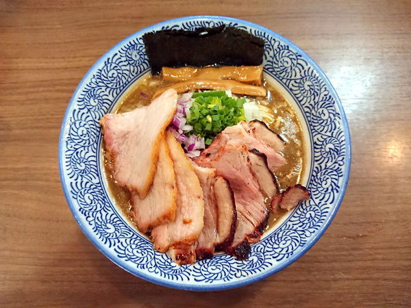 「極上濃厚煮干しそば+チャーシュー」@煮干しつけ麺 宮元の写真