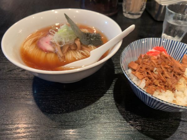 「支那そば　しょうゆ」@支那ソバ 小むろの写真