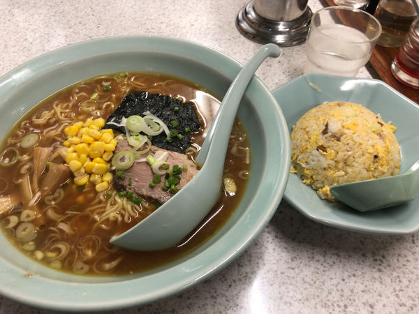 「味噌 半チャーハン セット」@ラーメンタイムの写真