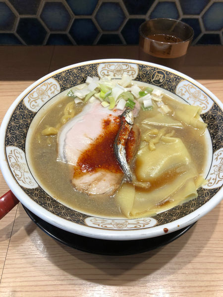 「すごい煮干ラーメン」@すごい煮干ラーメン野毛 すし 釣りきんの写真