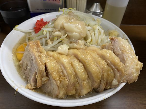 「大ぶたダブル、生卵」@ラーメン二郎 横浜関内店の写真