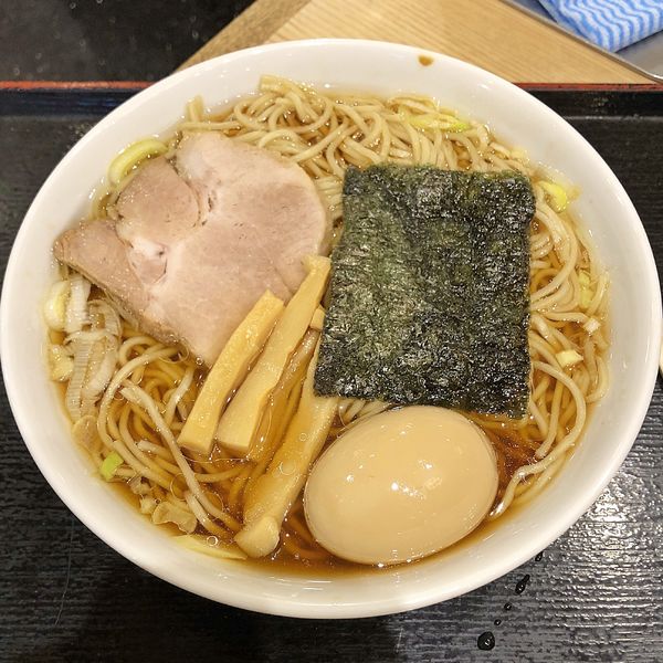 「中華そば￥４９０＋味玉」@舎鈴 東京サンケイビル店の写真