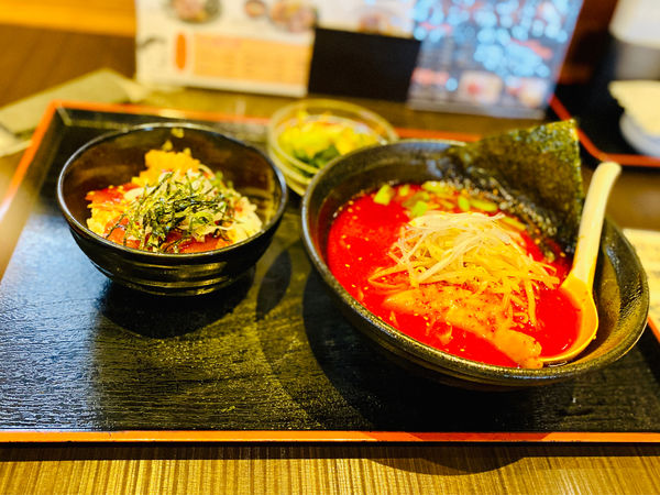 「牛骨辛ラーメン」@らーめんごうの写真