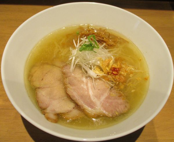 「塩らぁ麺　880円」@らぁ麺や 嶋の写真