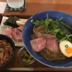 特製塩ラーメン+半炊き込みご飯