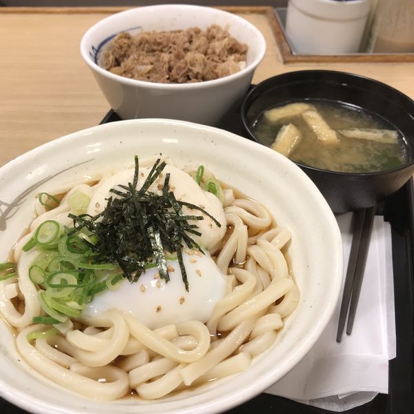 「【店舗限定】ぶっかけとろたまうどんミニ牛めしセット（￥650」@松屋 三宮東店の写真