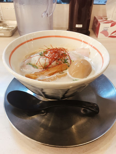 「魚介鶏白湯・味玉930円」@らーめんStand R&R 西淀川店の写真
