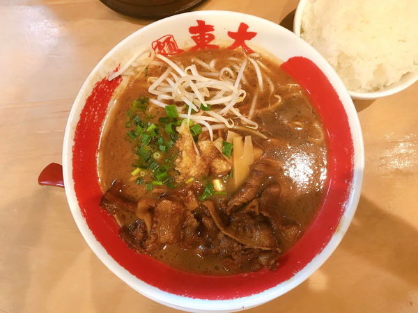 「徳島産黒醤油 醤油とんこつラーメン小・肉まし+ライス(小)870」@ラーメン東大 十三店の写真