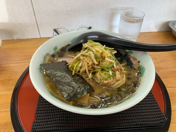 「ネギ味噌チャーシュー岩のりトッピング」@らーめん賢の写真